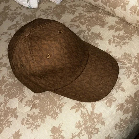 Micheal Kors Hat - Picture 2 of 9